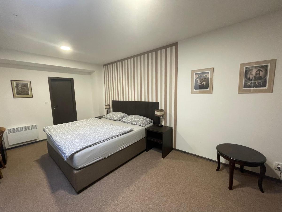 Apartman Atelier Kadan Bagian luar foto