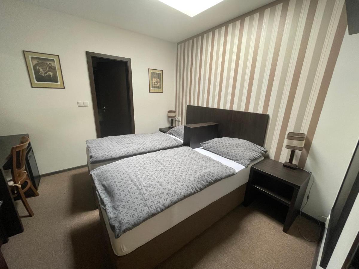 Apartman Atelier Kadan Bagian luar foto
