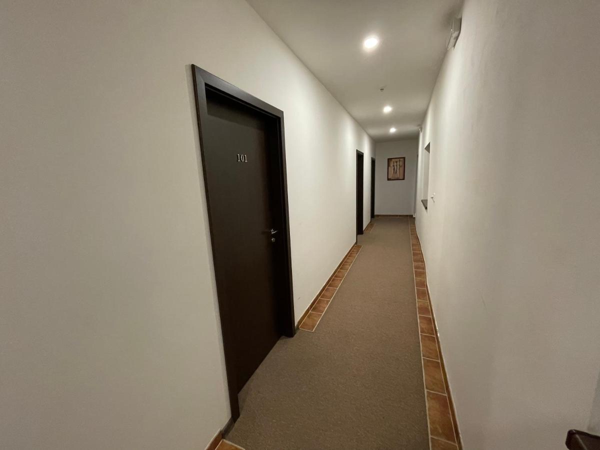 Apartman Atelier Kadan Bagian luar foto