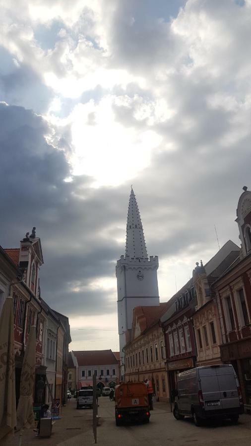 Apartman Atelier Kadan Bagian luar foto
